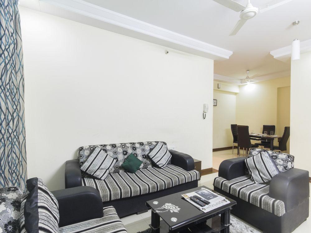 Oyo Apartments Link Road Mālād Esterno foto