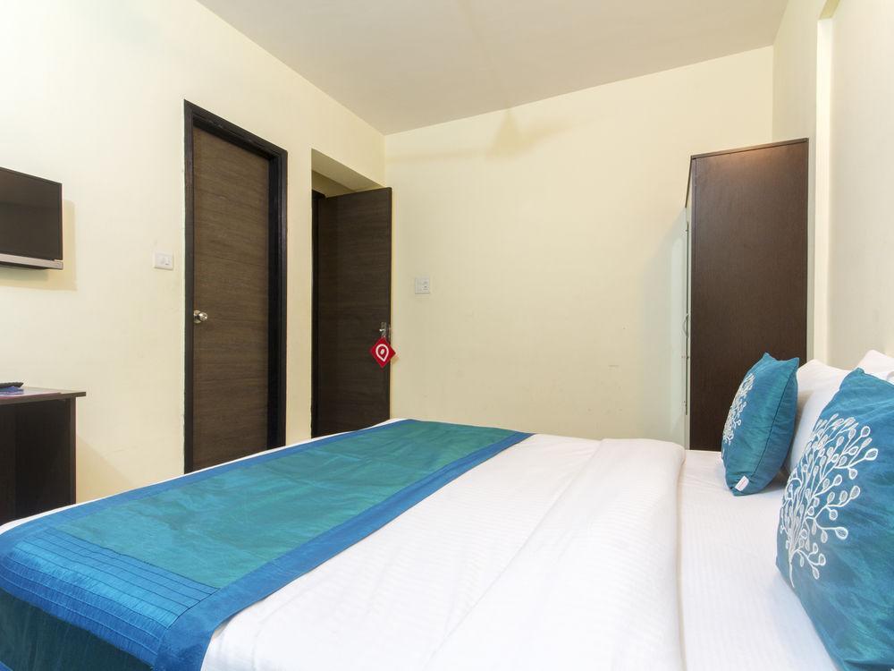 Oyo Apartments Link Road Mālād Esterno foto
