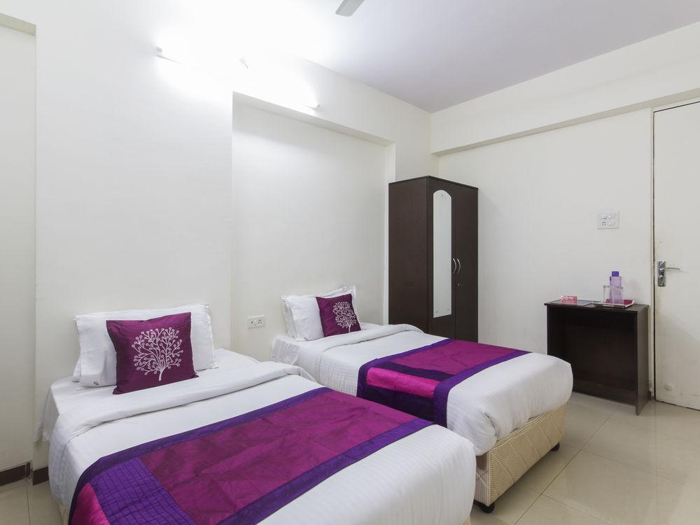 Oyo Apartments Link Road Mālād Esterno foto