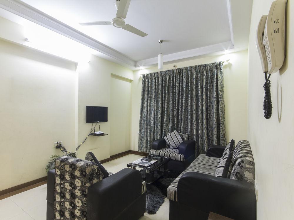 Oyo Apartments Link Road Mālād Esterno foto