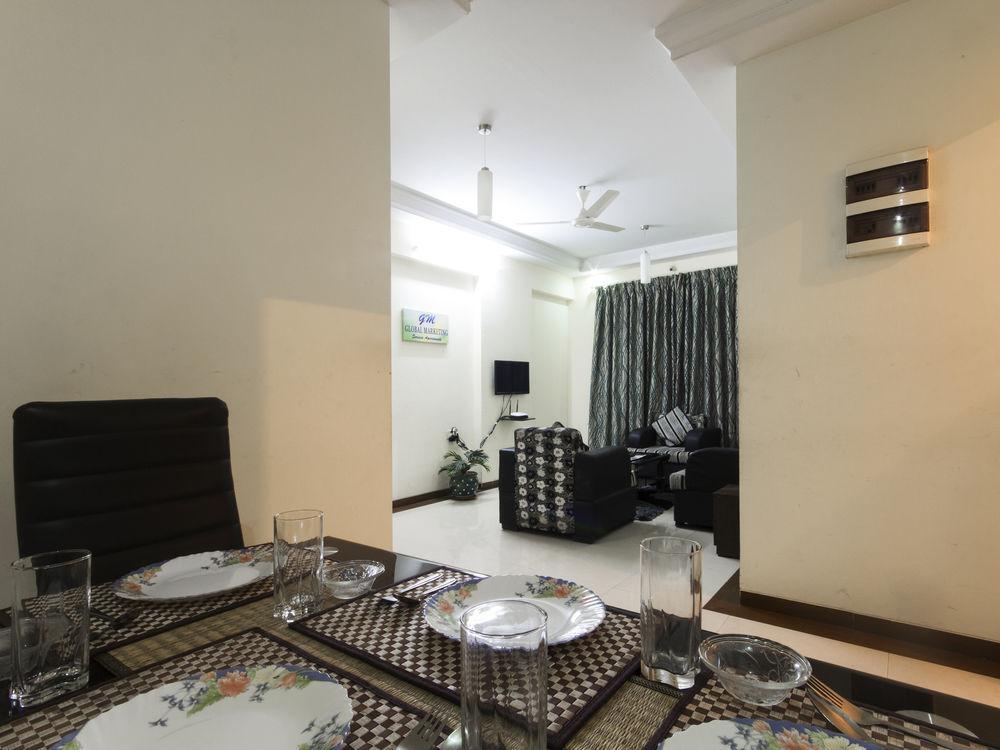 Oyo Apartments Link Road Mālād Esterno foto